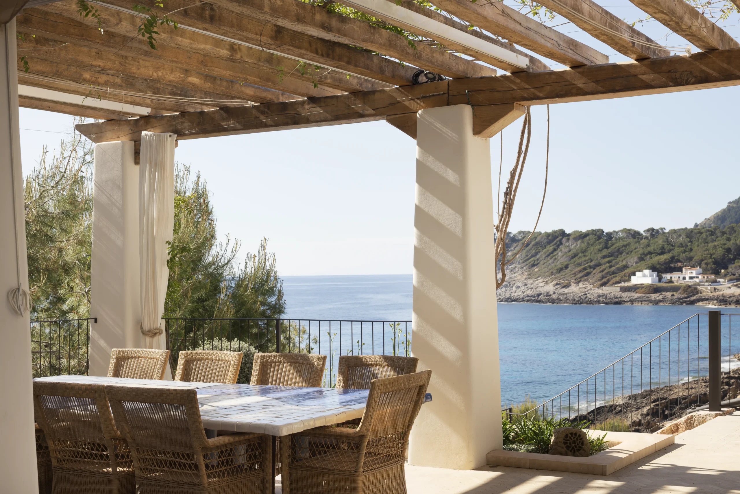 villa-sa-font-terraza-mallorca-marie-caroline-lucat-AA2A2529R